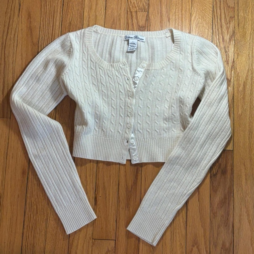 Womer’s Urban Outfitters Cream Jumper Sweater